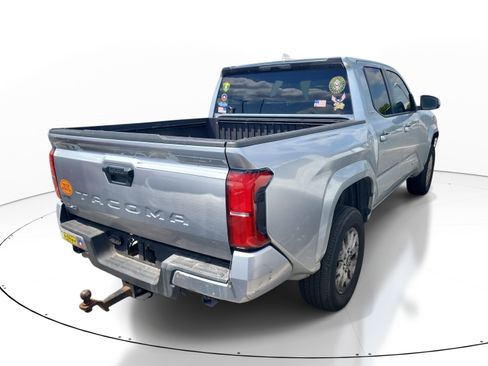 Used 2024 Toyota Tacoma SR5 AWD/4WD image 7