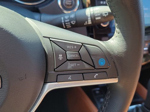 Used 2018 Nissan Rogue SL w/ Premium Package FWD image 24