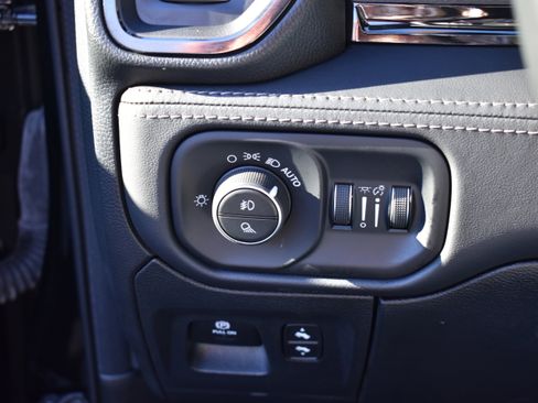 Used 2024 RAM 1500 Limited image 16