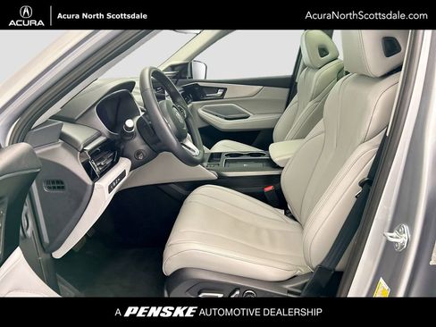 Certified 2025 Acura MDX FWD w/ Technology Package image 18