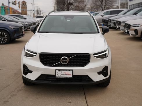 New 2025 Volvo XC40 B5 Plus w/ Protection Package Premier image 4