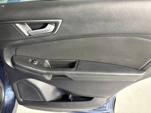 Used 2019 Ford Edge SE FWD image 23