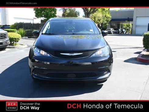 Used 2023 Chrysler Voyager LX FWD image 2