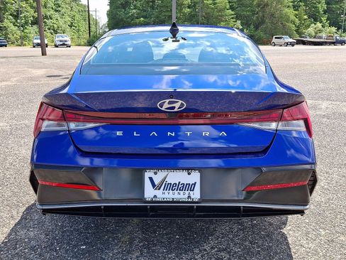 Certified 2025 Hyundai Elantra SEL FWD image 29