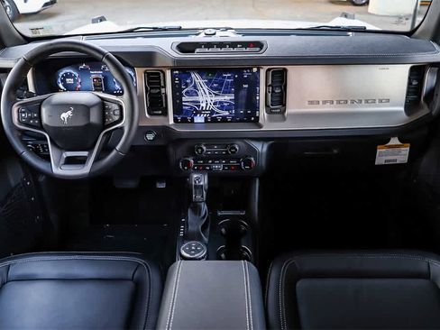 New 2025 Ford Bronco Outer Banks w/ Sasquatch Package image 12