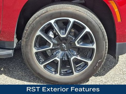 Used 2025 Chevrolet Suburban RST w/ Comfort Package AWD/4WD image 28