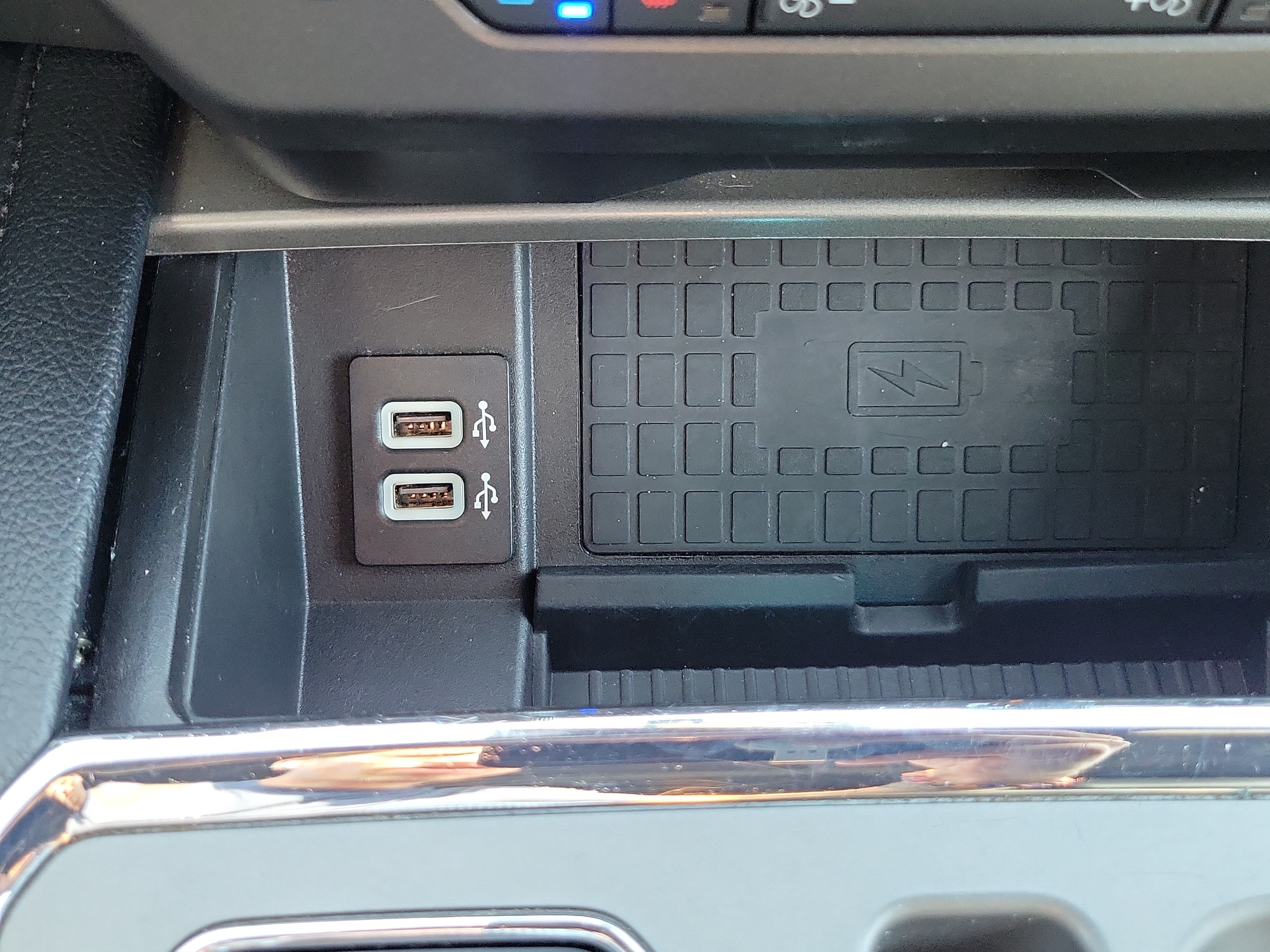 Used 2019 Ford Expedition XLT w/ Equipment Group 202A RWD image 37