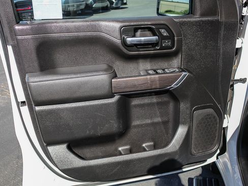 Used 2019 Chevrolet Silverado 1500 LTZ image 26