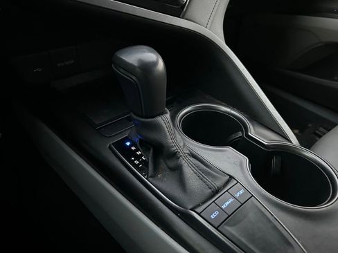 Used 2022 Toyota Camry SE image 26