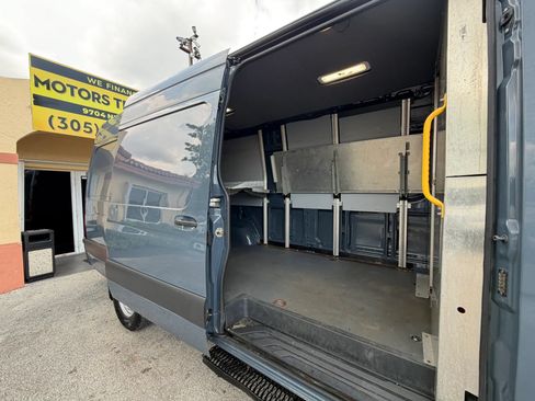 Used 2019 Mercedes-Benz Sprinter 170 image 8
