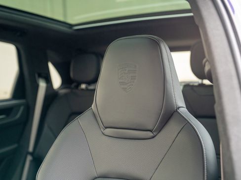 New 2025 Porsche Cayenne GTS image 10