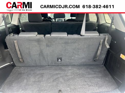 Used 2019 Toyota Highlander LE FWD image 35