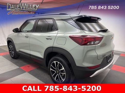 Used 2025 Chevrolet TrailBlazer LT image 4