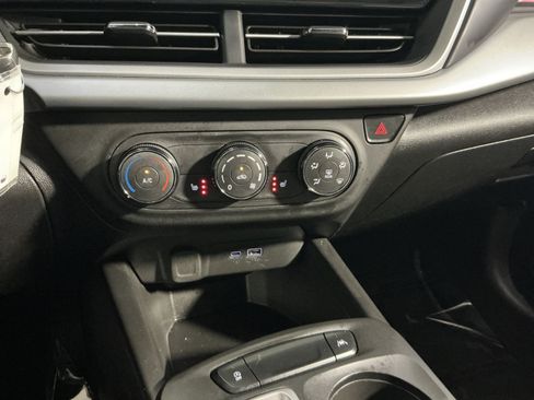 Used 2024 Chevrolet Trax RS FWD image 22