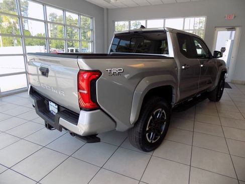 Used 2024 Toyota Tacoma TRD Sport w/ TRD Sport Upgrade Package RWD image 7