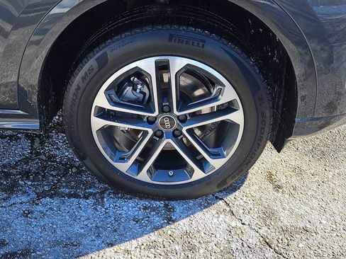 Certified 2025 Audi Q5 Premium w/ Convenience Package image 10