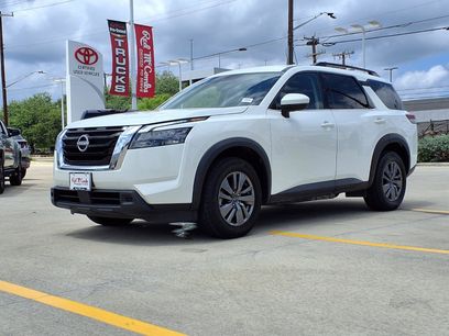 Used 2025 Nissan Pathfinder SV