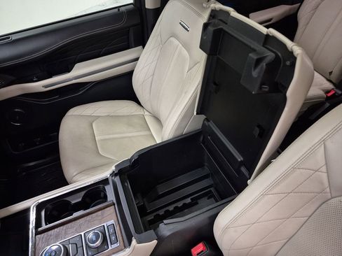 Used 2021 Ford Expedition Platinum image 36
