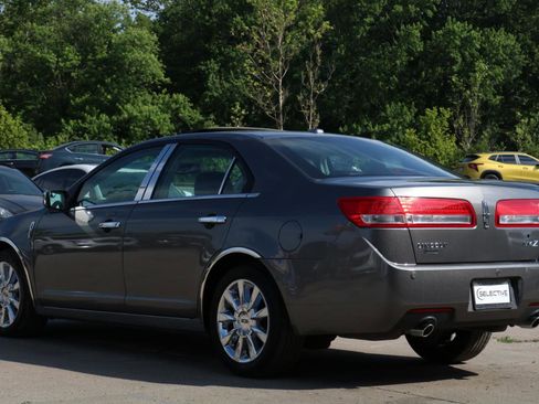 Used 2011 Lincoln MKZ FWD image 16