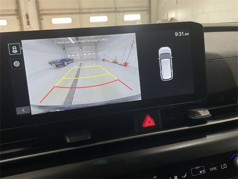 Used 2025 Kia Carnival image 28