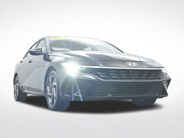 Used 2025 Hyundai Elantra Sport FWD image 39