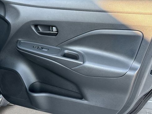 Used 2022 Nissan Versa S image 8