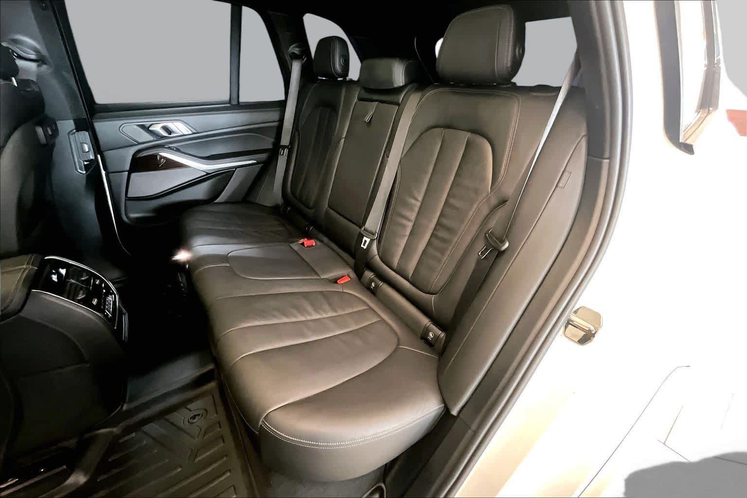 Used 2020 BMW X5 xDrive40i w/ M Sport Package AWD/4WD image 19