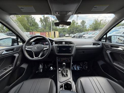 Used 2023 Volkswagen Tiguan SE FWD image 23