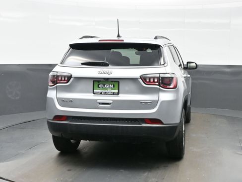 Used 2024 Jeep Compass Latitude image 5