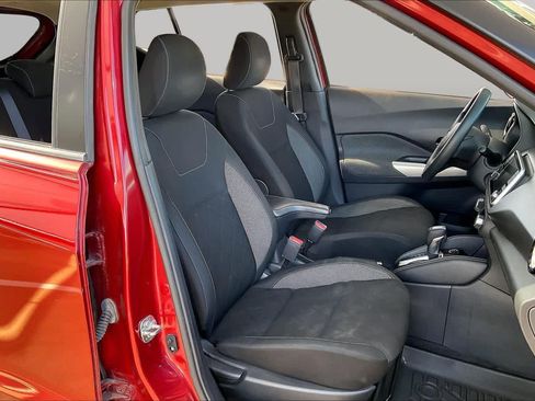 Used 2019 Nissan Kicks SV FWD image 10