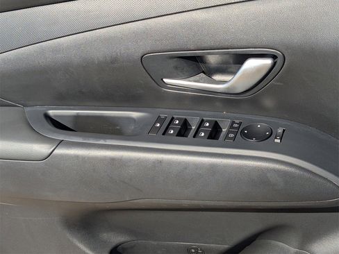 Used 2025 Hyundai Santa Cruz SE image 25