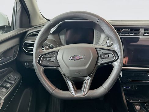 Used 2023 Chevrolet Bolt EUV LT image 17