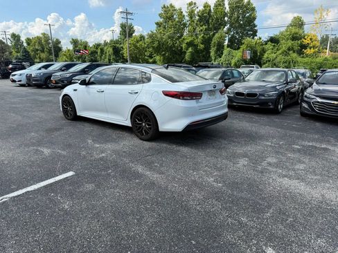 Used 2018 Kia Optima S w/ Panoramic Sunroof Package FWD image 3