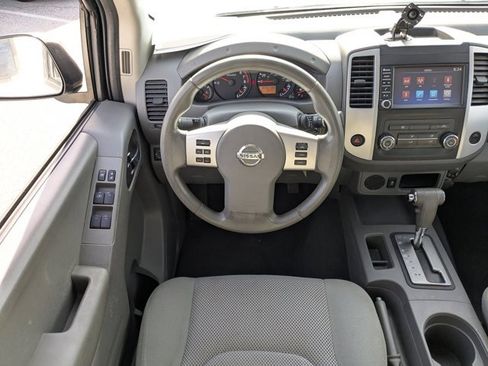 Used 2019 Nissan Frontier SV image 16