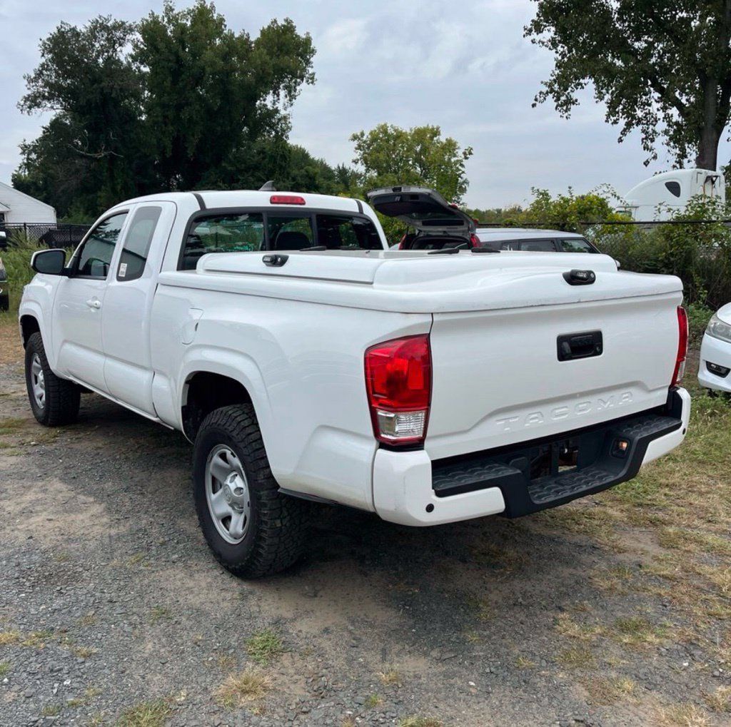Used 2017 Toyota Tacoma SR RWD image 4