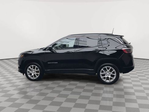 Used 2023 Jeep Compass Latitude AWD/4WD image 34