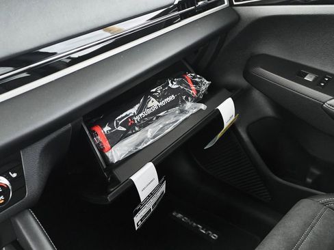 New 2026 Mitsubishi Outlander LE FWD image 36