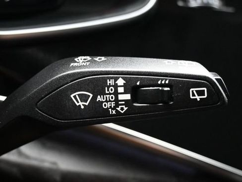 Used 2022 Audi Q8 Premium AWD/4WD image 26