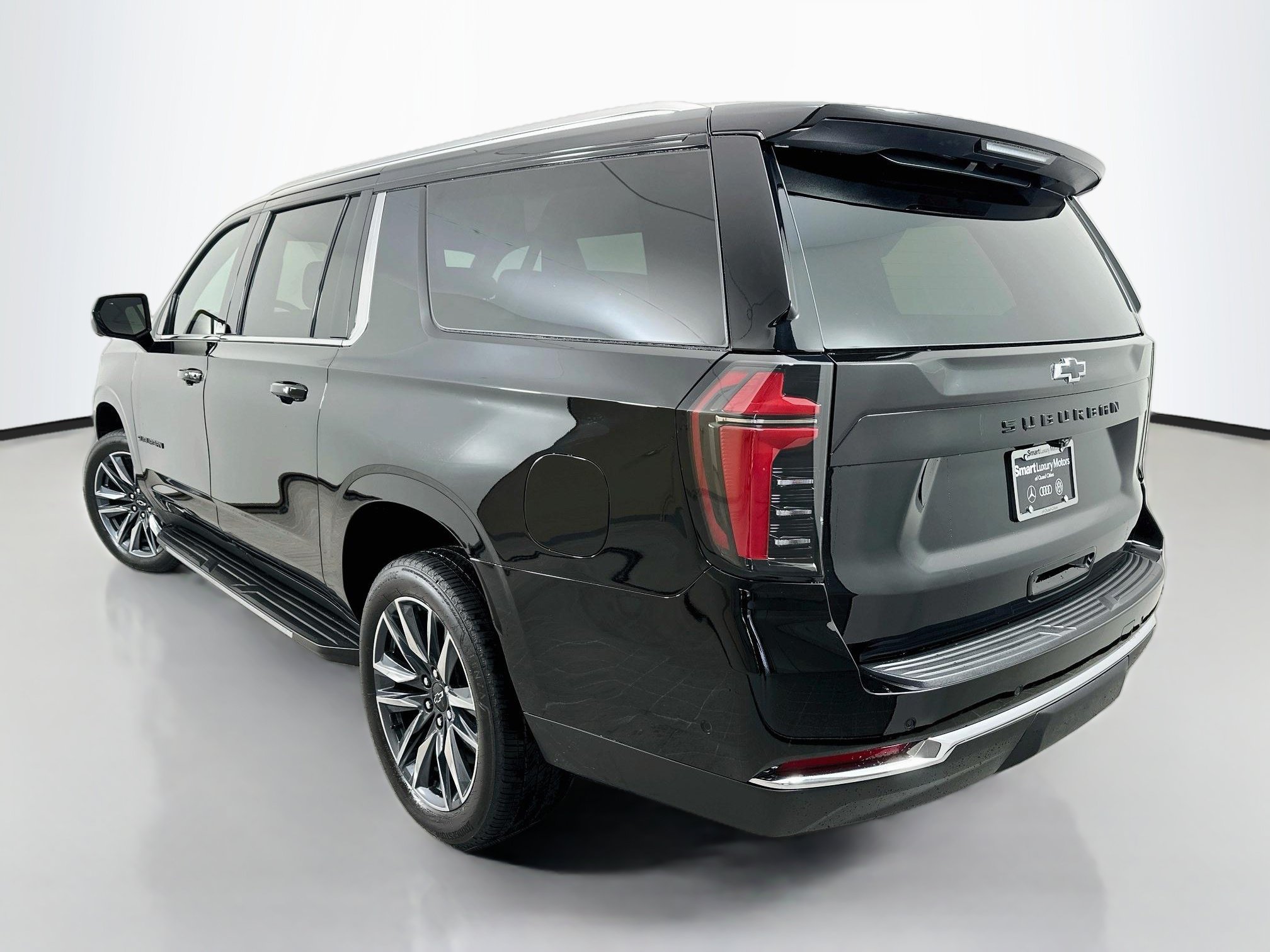Used 2026 Chevrolet Suburban LS w/ LS Custom Edition AWD/4WD image 5