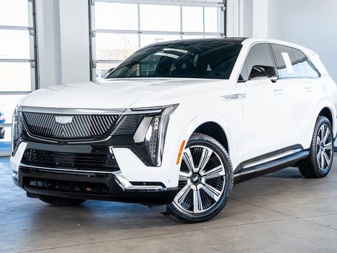 Used 2025 Cadillac Escalade IQ Luxury 2 image 2