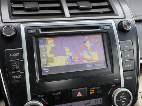 Used 2012 Toyota Camry XLE image 22