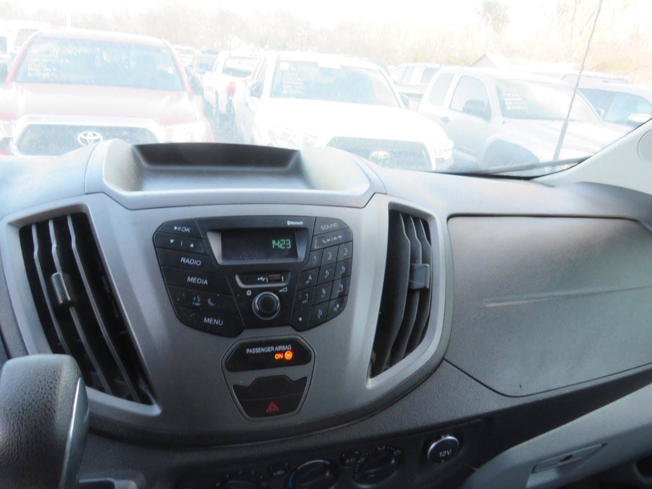 Used 2018 Ford Transit 250 130 Low Roof RWD image 12
