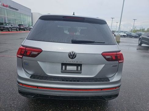 Used 2024 Volkswagen Tiguan SE R-Line AWD/4WD image 5