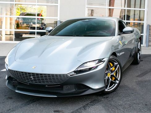 Used 2021 Ferrari Roma RWD image 2