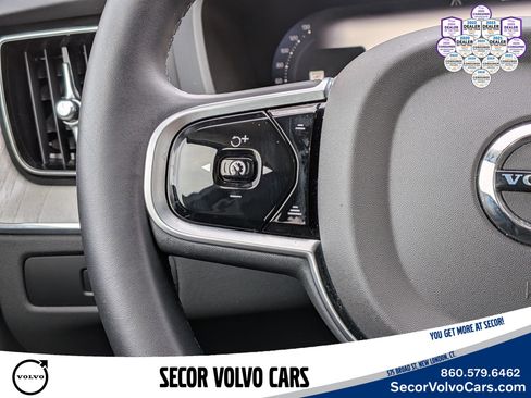 Used 2025 Volvo XC60 B5 Plus image 14