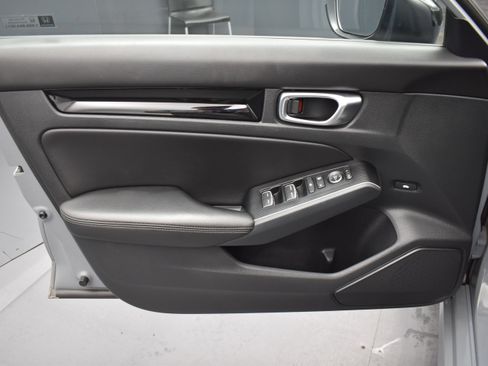 Used 2025 Honda Civic Sport image 9