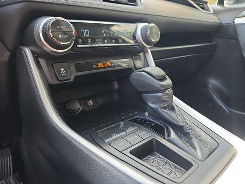 Used 2024 Toyota RAV4 XLE w/ Convenience Package image 32