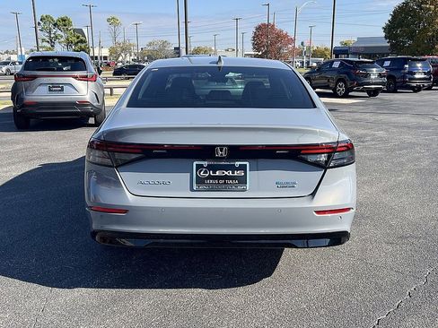 Used 2024 Honda Accord Touring image 4