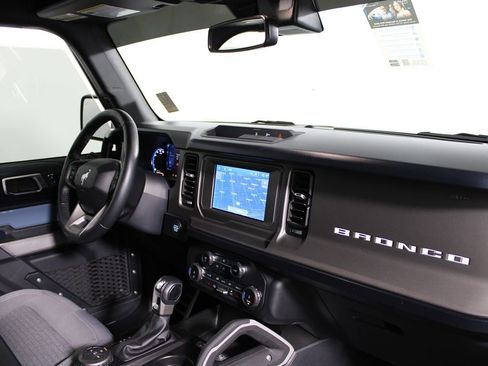 Used 2022 Ford Bronco Outer Banks image 9