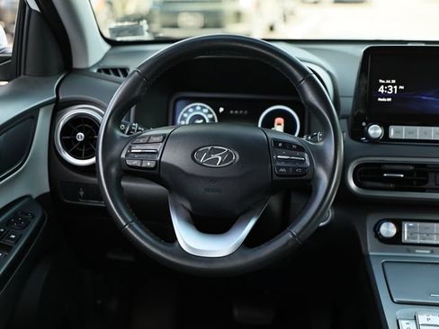 Used 2023 Hyundai Kona SEL FWD image 28
